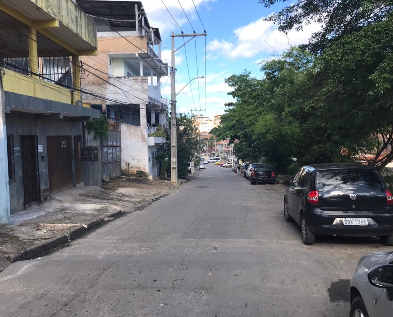 Vídeo: suspeito de assalto é rendido e espancado pela população no bairro da Mata Escura, em Salvador