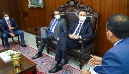 Com presença de ACM Neto, Geraldo Júnior se reúne com presidente do Senado
