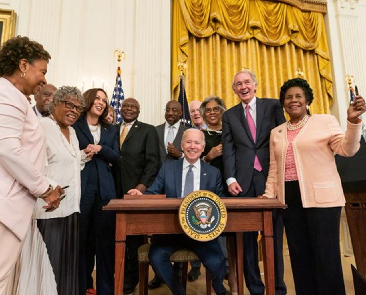 Juneteenth: fim da escravidão vira feriado nacional nos EUA após Biden sancionar nova lei