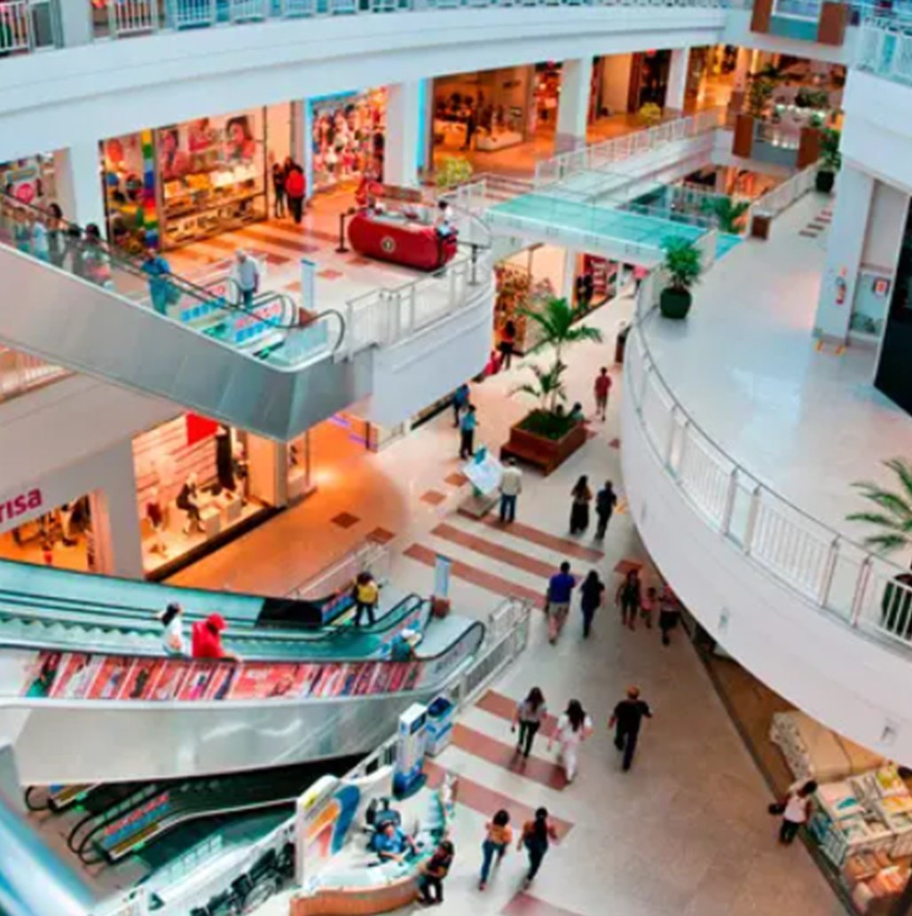 Shopping de Salvador é notificado pelo Procon após clientes serem atingidos por decoração junina