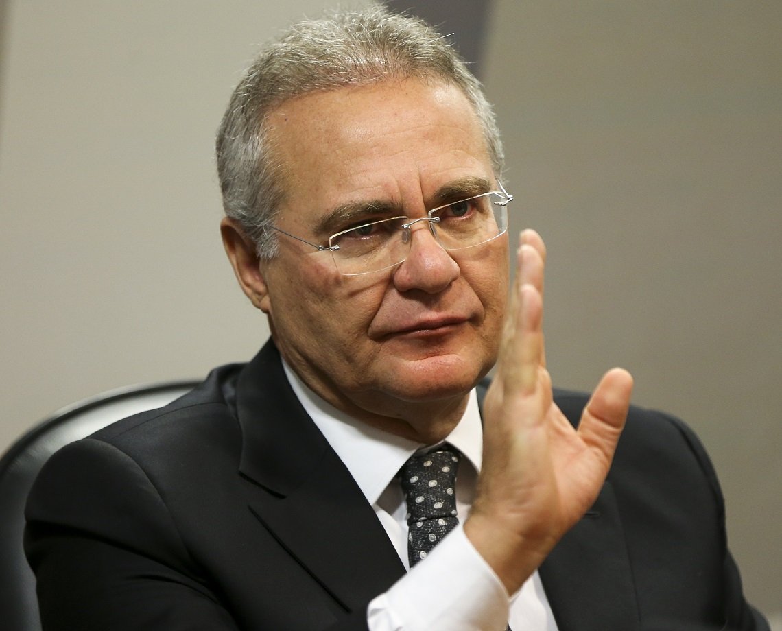 Após ataque a jornalista, senador Renan Calheiros diz que Bolsonaro precisa usar "focinheira"