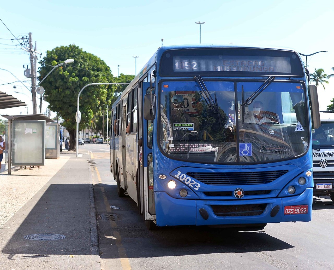 Adiantamento salarial dos rodoviários começa a ser pago e presidente do sindicato cita conversa com prefeito; vídeo