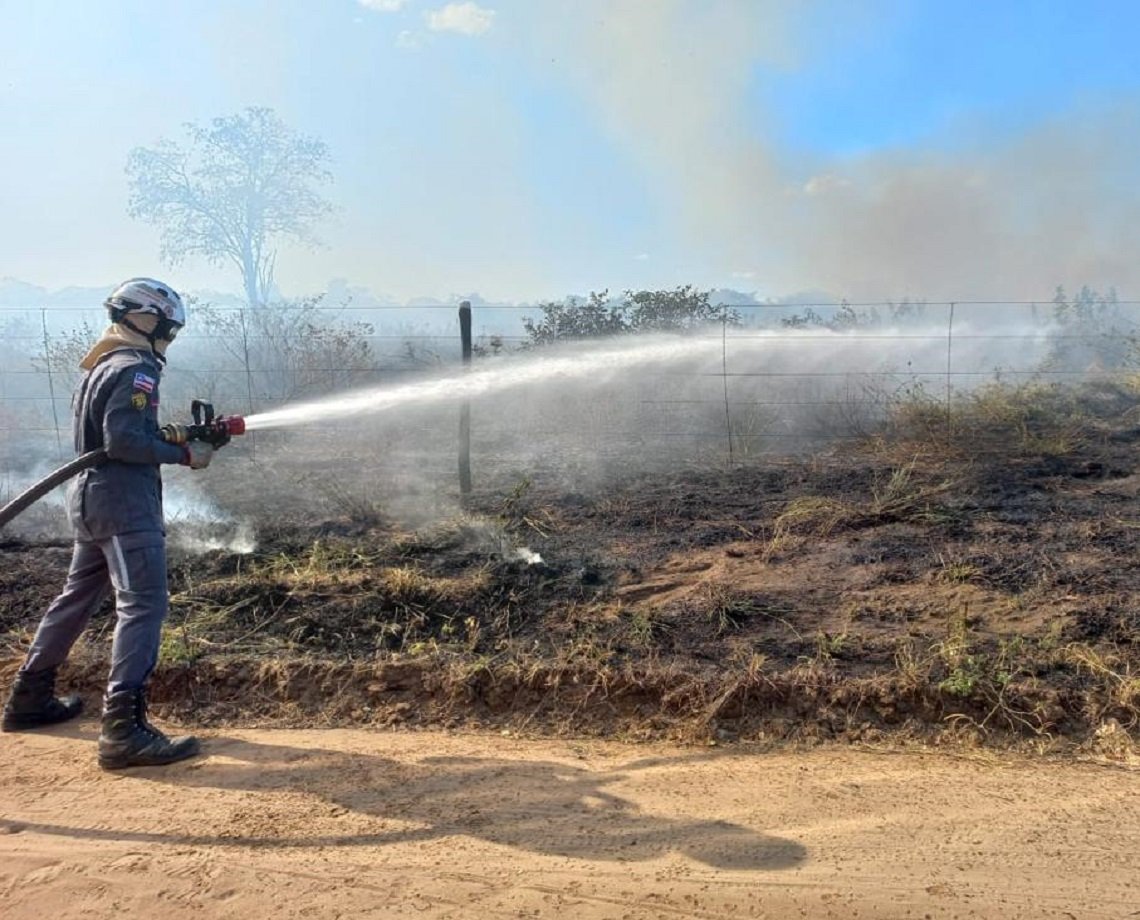 Em apenas dois dias, bombeiros atenderam seis ocorrências de incêndios em vegetação em Bom Jesus da Lapa