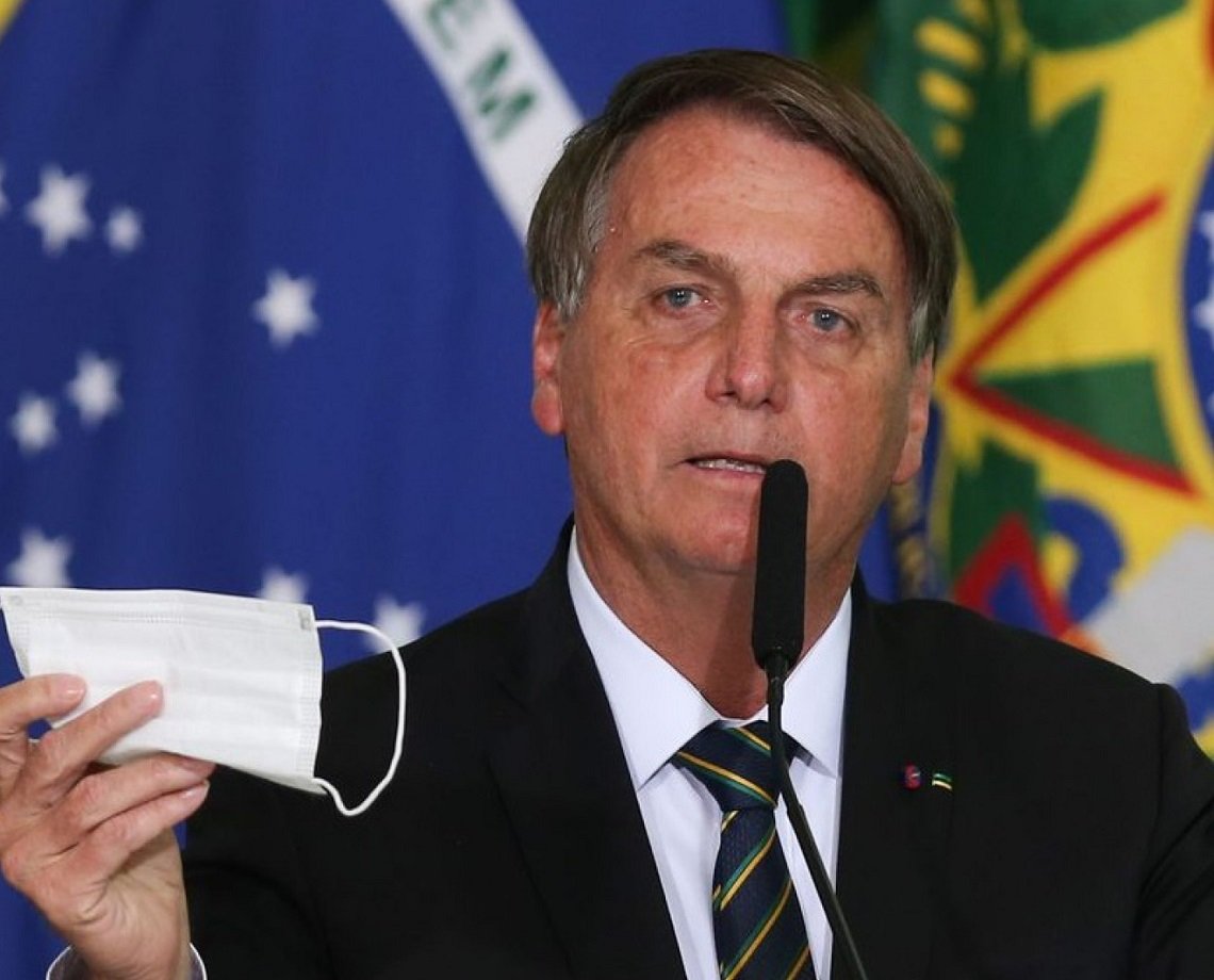 Ação movida pelo PSDB que pode obrigar Bolsonaro a usar máscara será julgada após recesso do STF