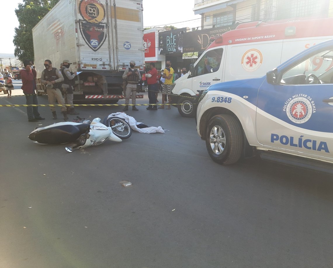 Câmera mostra atropelo que deixou motociclista morto no Oeste da Bahia 