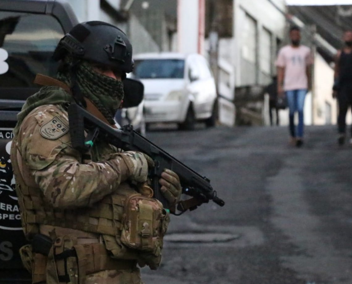 Traficante do CV que desovou corpos de tio e sobrinho suspeitos de furtar carne é preso no Nordeste de Amaralina 