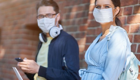 Matrículas em faculdades particulares devem aumentar com vacinação, aponta estudo