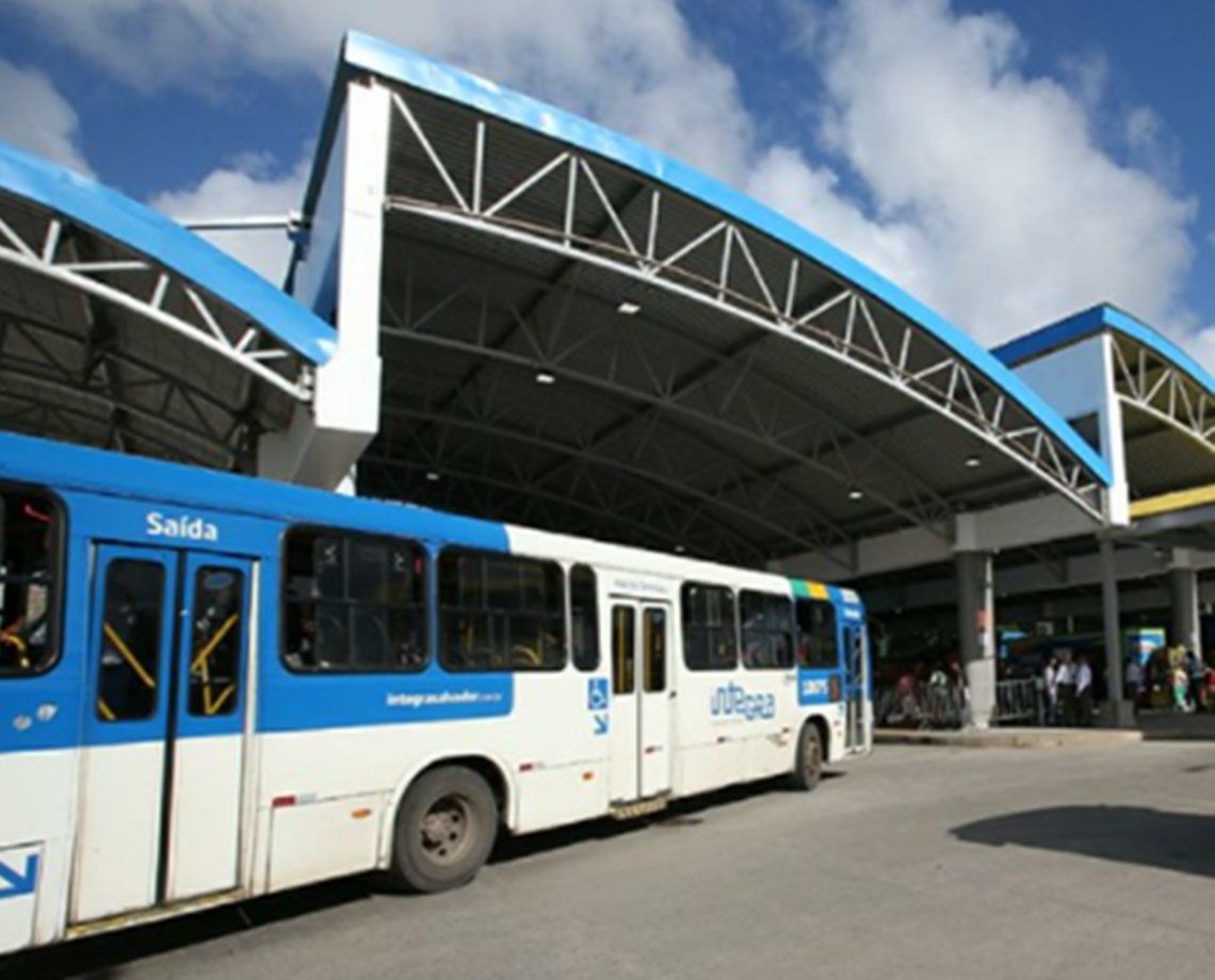 Sindicato anuncia paralisação, volta atrás e ônibus devem sair no horário nesta quinta-feira