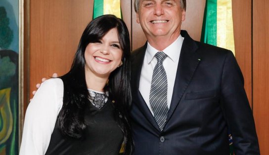 Eleita no mesmo palanque, Dayane Pimentel se junta a pedido de impeachment de Bolsonaro; "genocida" 