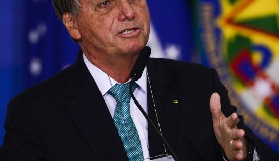 Bolsonaro diz que STF articula barrar voto impresso para Lula ser eleito "na fraude"