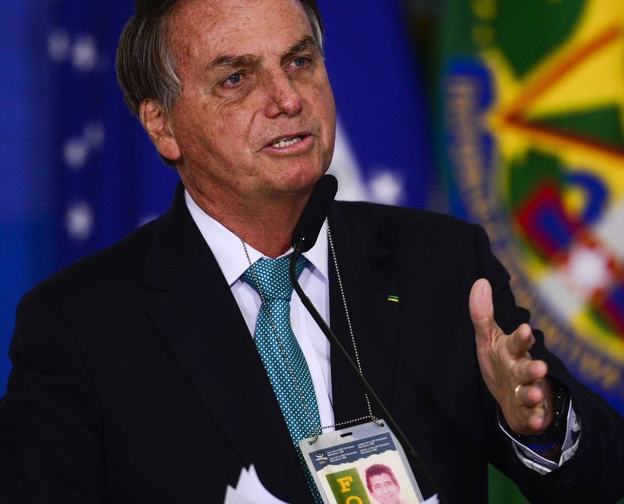 Bolsonaro diz que STF articula barrar voto impresso para Lula ser eleito "na fraude"