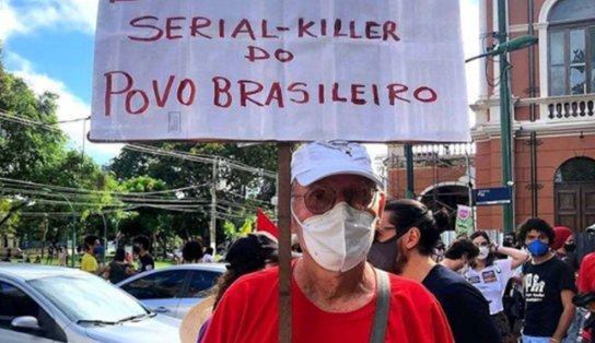 'Serial-killer do povo brasileiro': sábado tem protestos contra Bolsonaro no Brasil e outros países; veja fotos