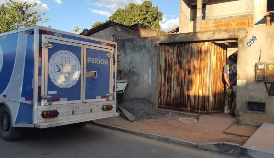 Criança morre ao ficar presa em grade de janela na Bahia; vítima tentou pular para brincar com cachorro