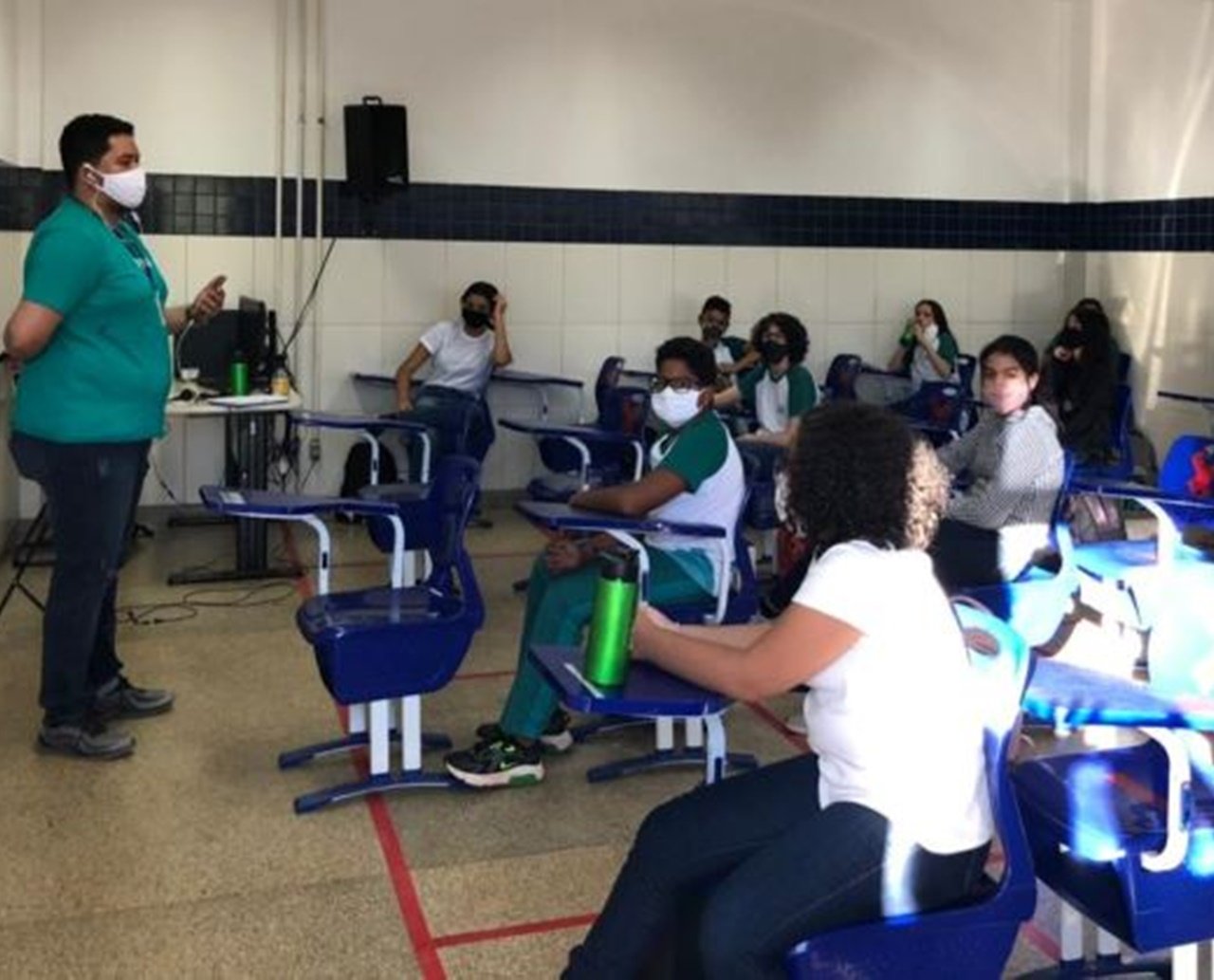 Alunos do Sesi retomam aulas presenciais em Salvador e LEM