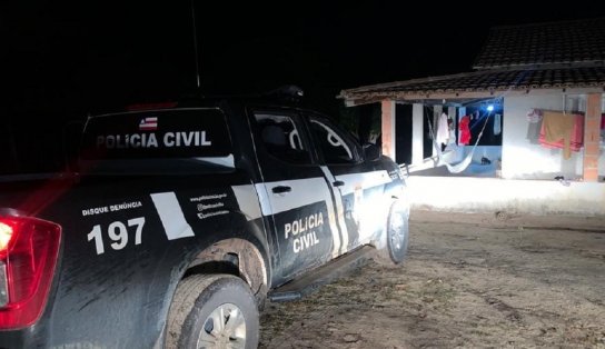 Suspeito de liderar o tráfico de drogas em aldeias de Eunápolis morre em confronto com a polícia e três são presos