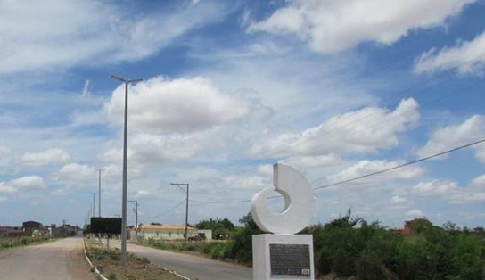 Fátima Nunes reivindica construção de portal na entrada de Adustina