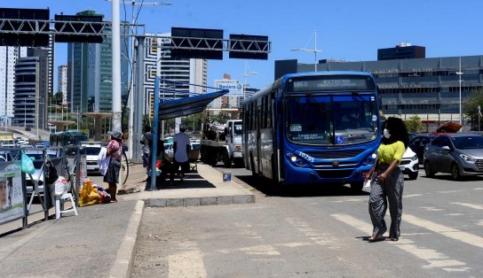 Costuma pegar ônibus na Avenida ACM? Fique atento, porque pontos da região serão realocados neste sábado; confira