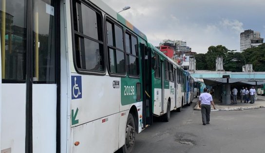 Ninguém entra, ninguém sai: rodoviários fecham Estação da Lapa em protesto e não descartam novo ato na sexta