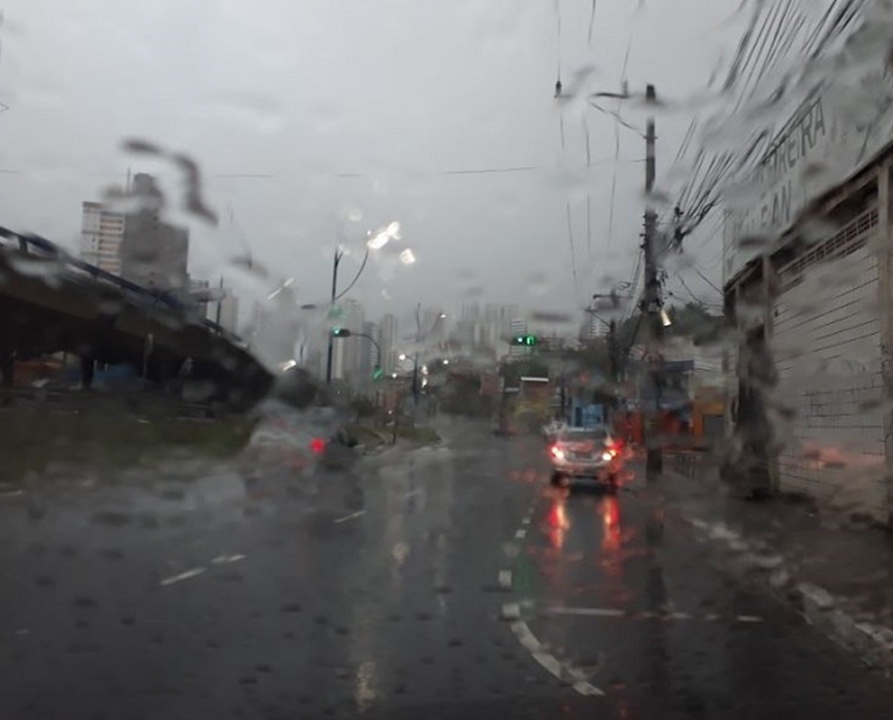 Tá cansado do período de chuva, né, meu filho? A gente sabe! Confira previsão do tempo para este final de semana