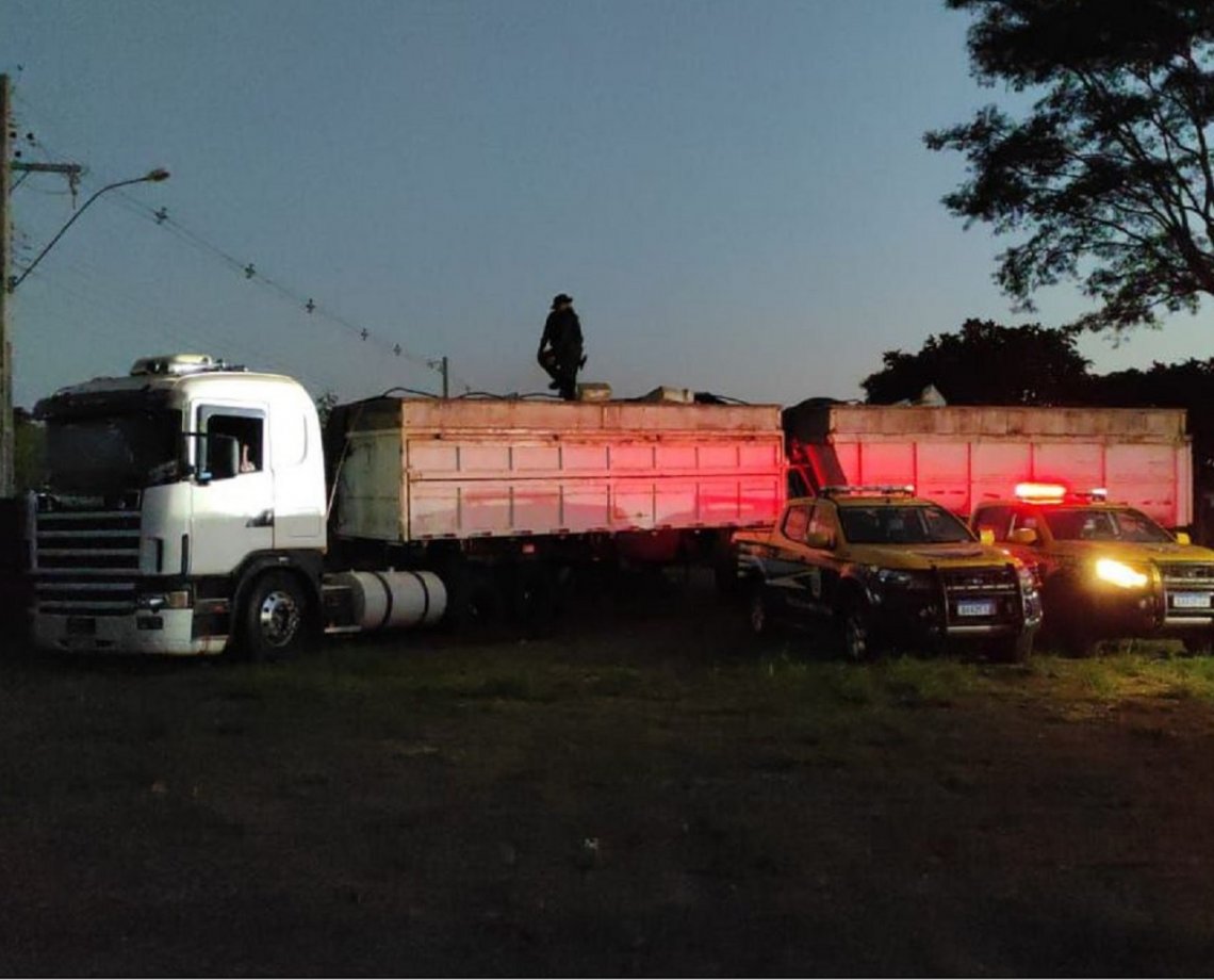 Polícia descobre 36,5 toneladas de maconha junto a carga de caminhão e faz maior apreensão de drogas registrada no Brasil