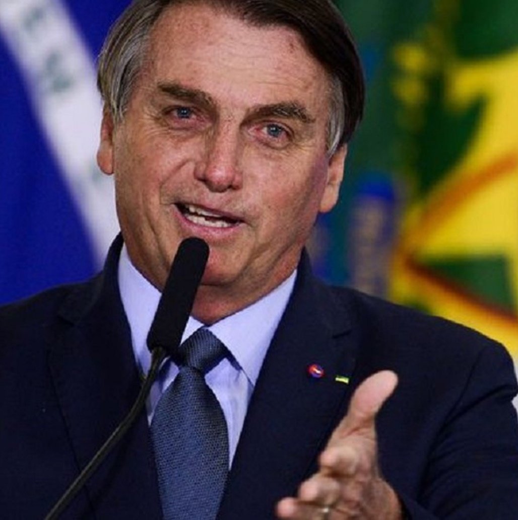 Descontente com pergunta de jornalista, Bolsonaro interrompe entrevista e pede oração do 'Pai-Nosso'