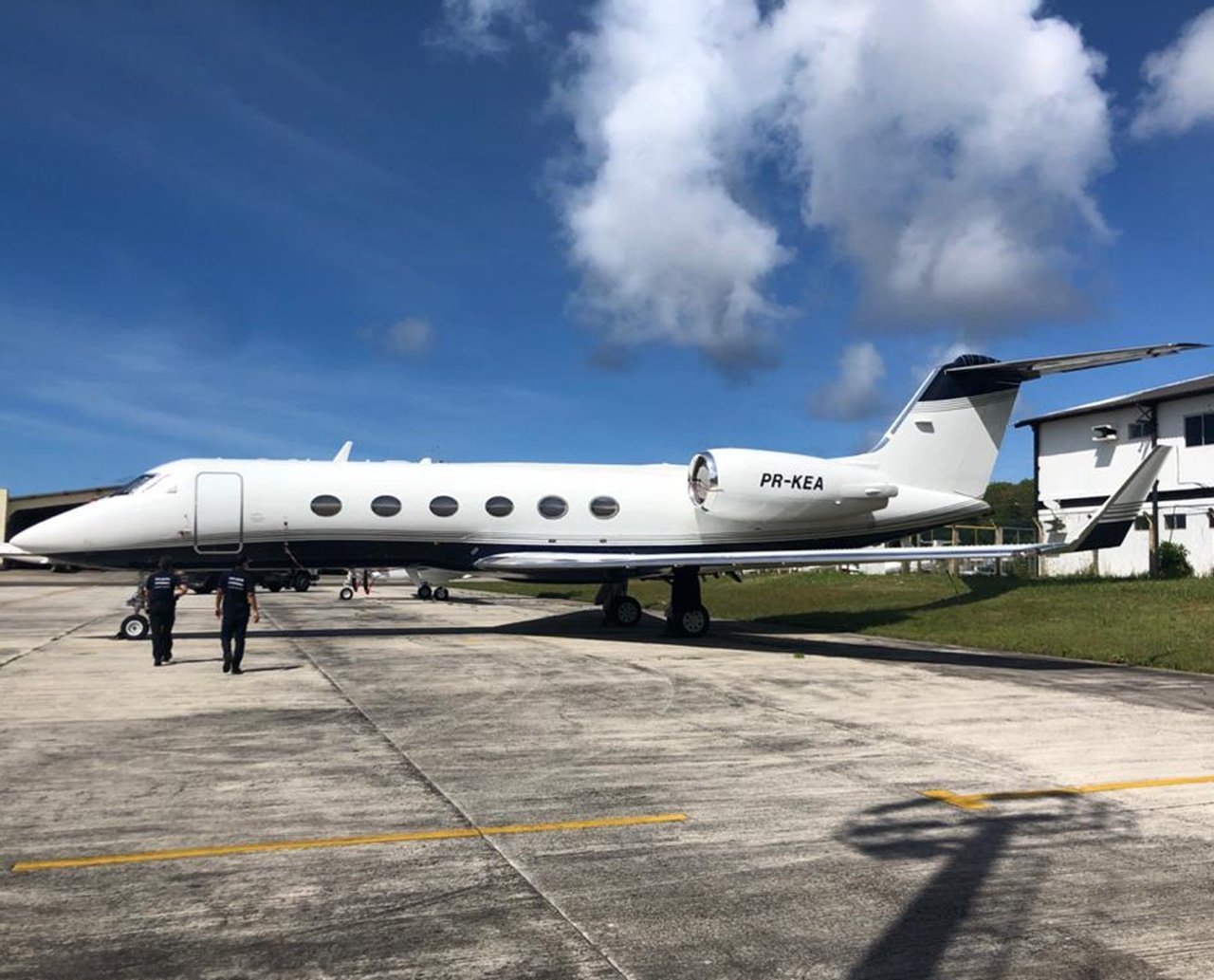 Quanto custa um jatinho em Salvador? Leilão da Receita responde e mostra fotos da aeronave; confira 