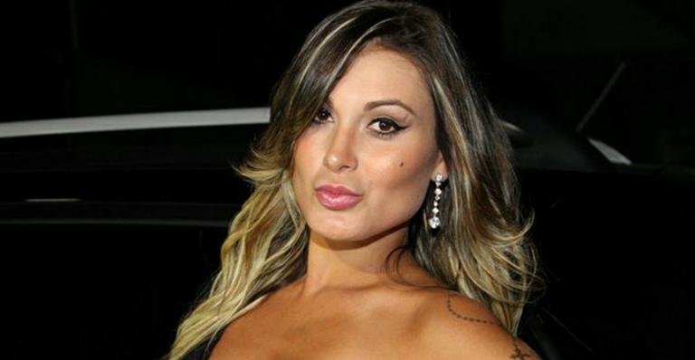 Andressa Urach deixa UTI e passa Natal em casa