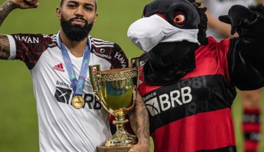 'Hoje tem pouso do Gabigol': jogador do Flamengo filma comemoração na aterrissagem; sensitiva previu queda de avião