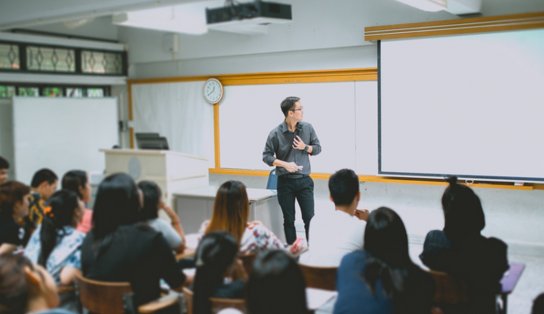 Gestores planejam o retorno das salas aulas presenciais após imunização contra a Covid-19