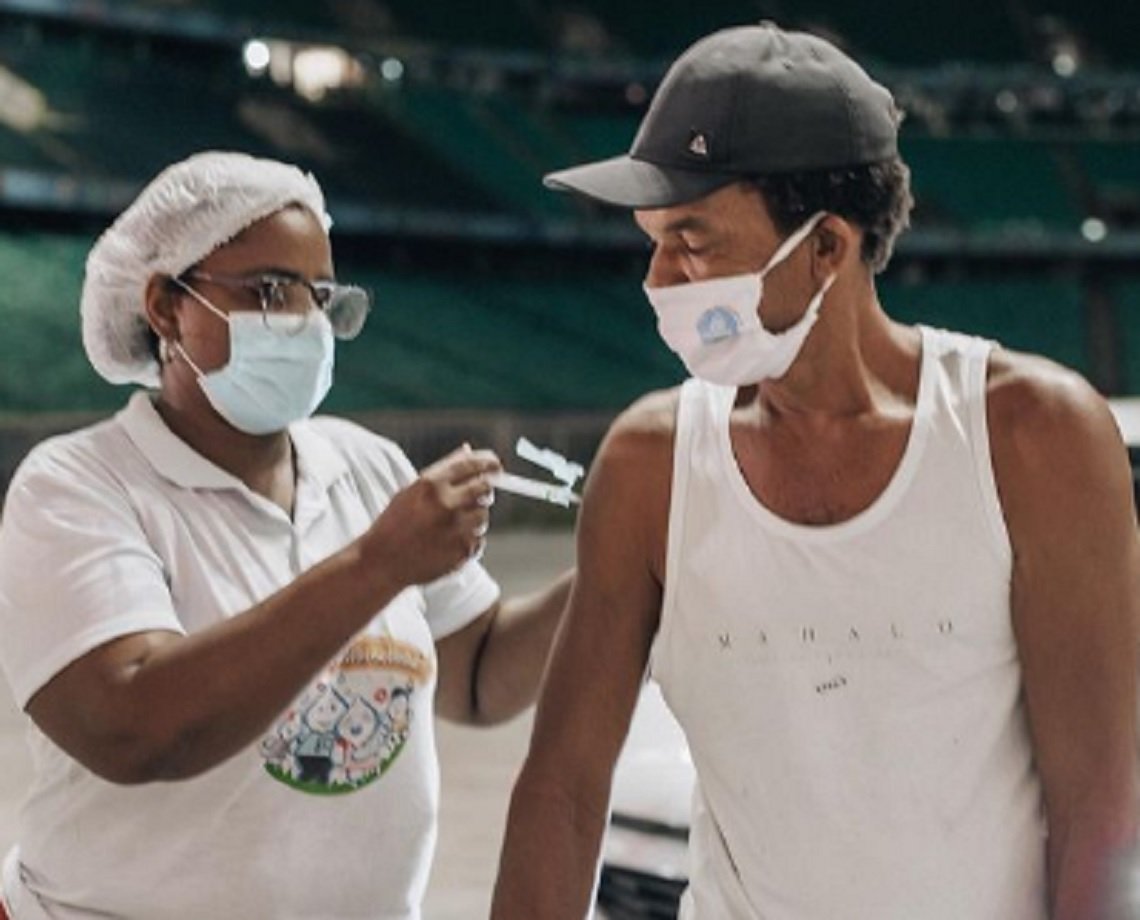 Se você tem 38 anos, atenção: horário de imunização em Salvador será ampliado até às 21h para contemplar faixa etária