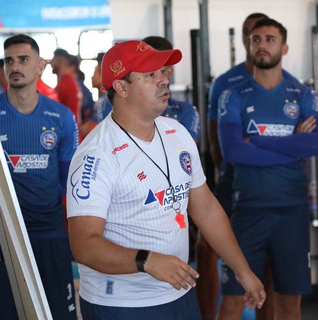 'Dor de cabeça': Dado Cavalcanti tem problemas para escalar Bahia diante do Flamengo neste domingo