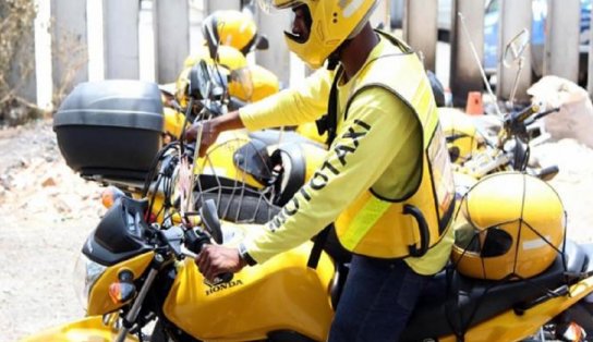 Mototaxistas regulamentados de Salvador já podem retirar cestas básicas; veja cronograma