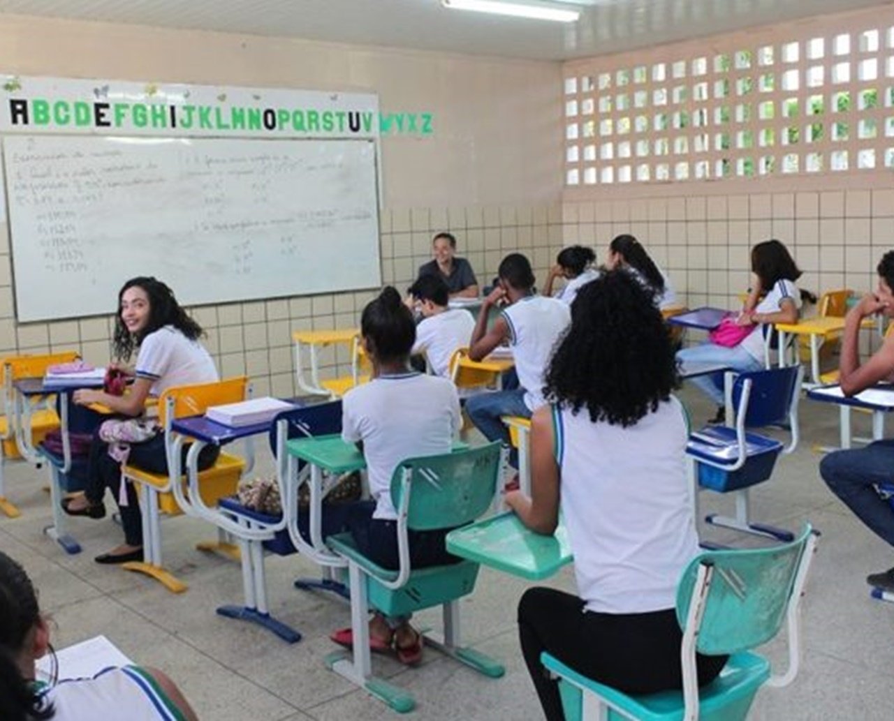 Contar com escola em tempo integral pode virar realidade em Camaçari; entenda