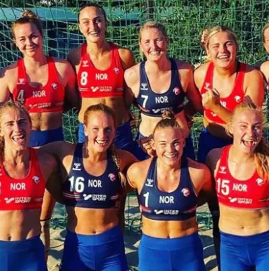 Time feminino de handebol de praia da Noruega é multado por não jogar de biquíni; homens devem usar calções "não muito folgados"