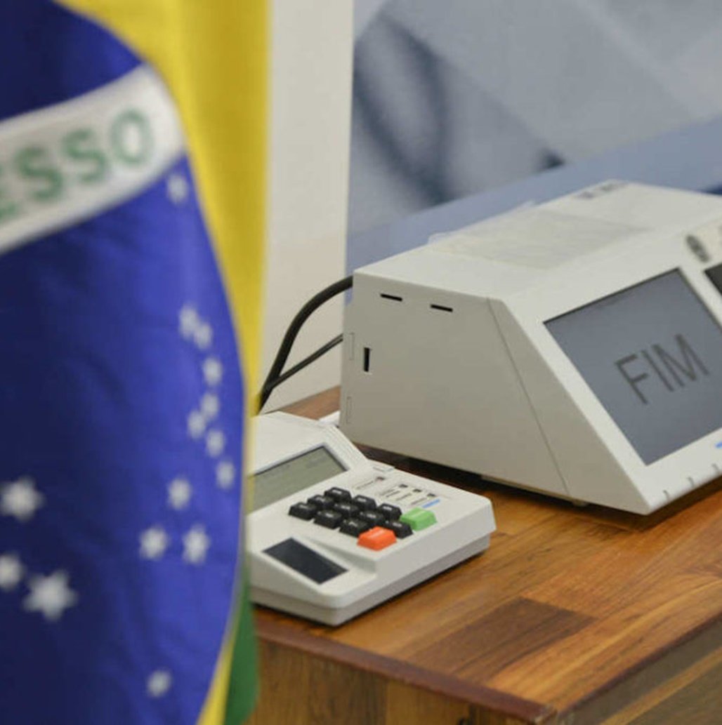 Ministro da Defesa e presidente da Câmara negam polêmica sobre aprovação do voto impresso