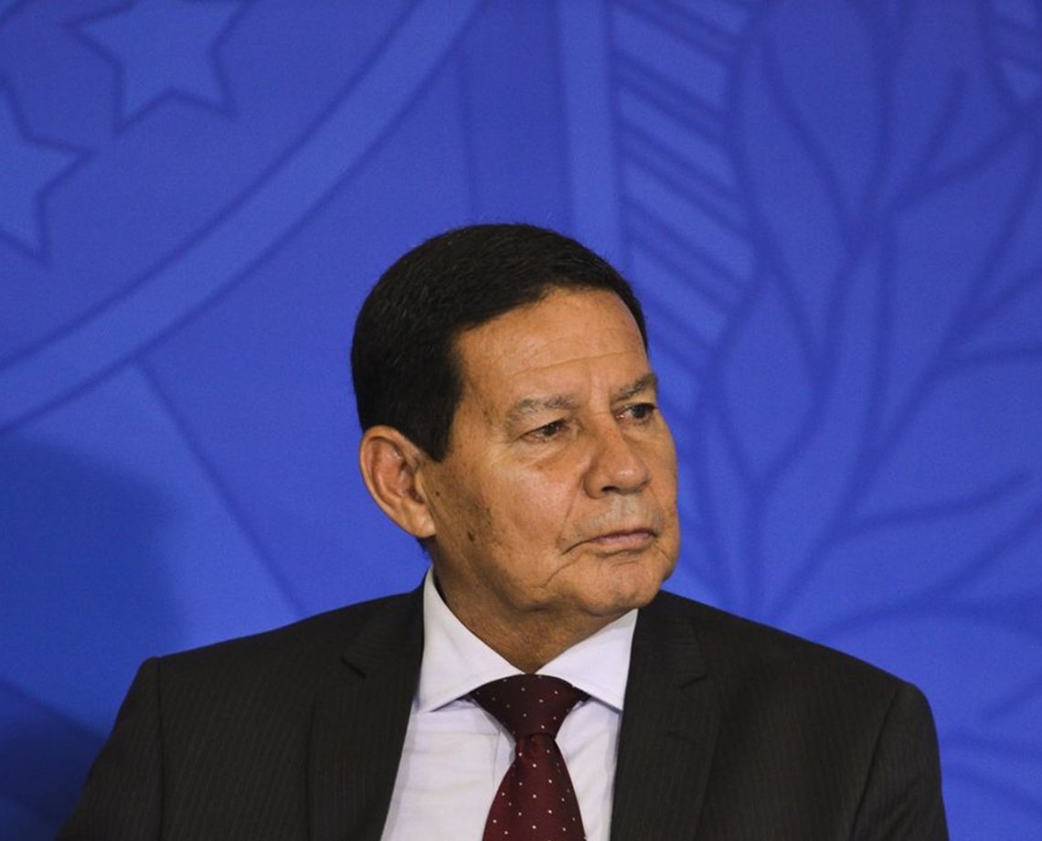 Mourão diz que Brasil não é 'república de banana' e que haverá eleições mesmo sem voto impresso