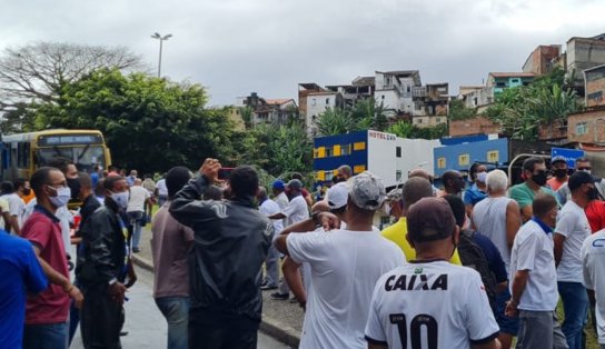 Rodoviários da antiga CSN fazem protesto na Lapa e não descartam paralisação nesta quarta