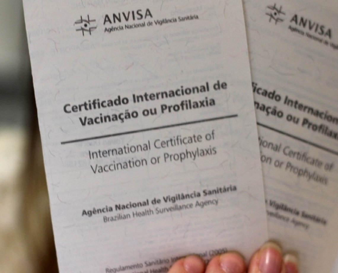 Já está imunizado? Você pode obter o certificado de vacinação contra a Covid-19 em três idiomas