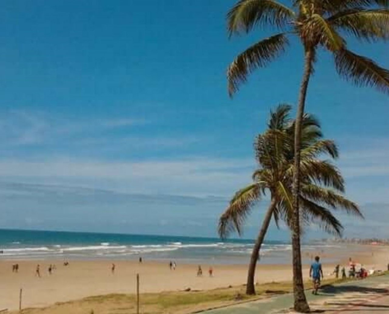 Corpo de adolescente que desapareceu pós entrar no mar no bairro de Piatã é achado na areia da praia