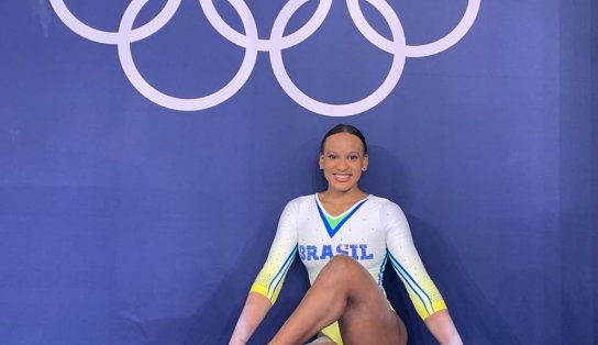 Ao som de Baile da Favela, Rebeca Andrade fatura prata e escreve nome na história da ginástica feminina do Brasil 