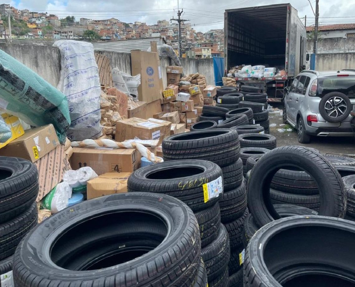 Carga milionária: policiais recuperam peças automotivas roubadas em uma chácara no bairro da Palestina