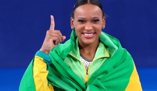 Rebeca Andrade ganha ouro no salto e se torna a 1ª brasileira a ganhar duas medalhas em uma mesma edição das Olimpíadas