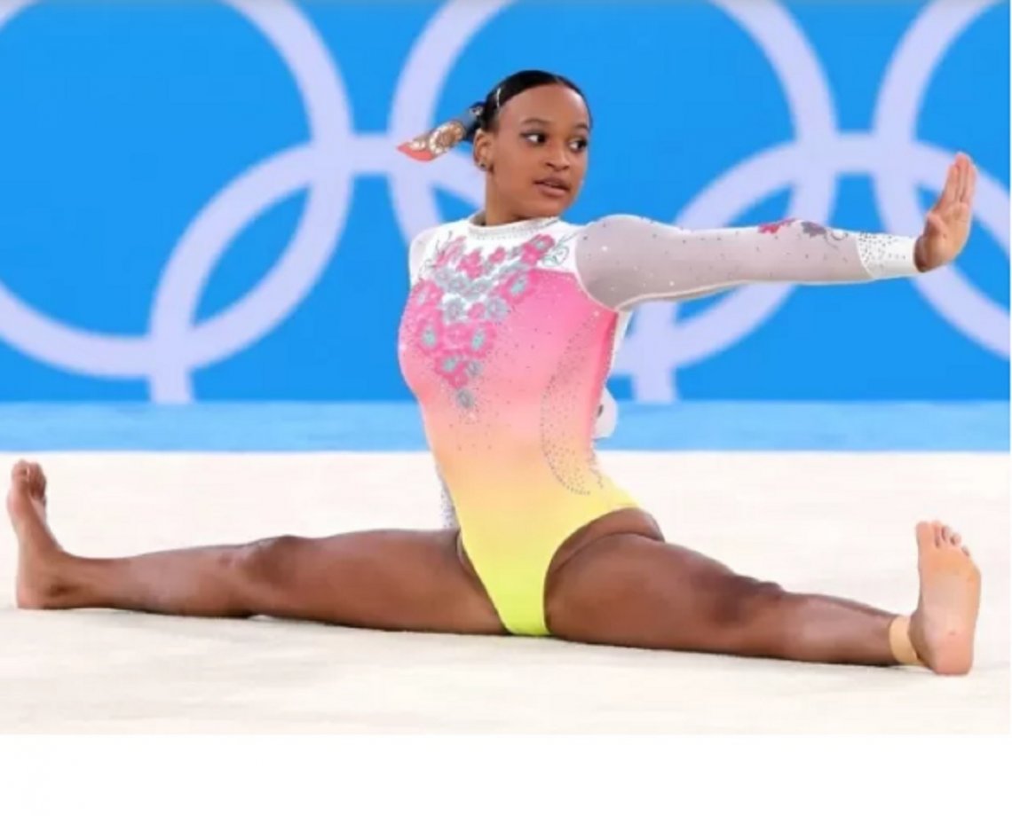 Após conquistar duas medalhas em Tóquio, Rebeca Andrade fica fora do pódio em disputa no solo