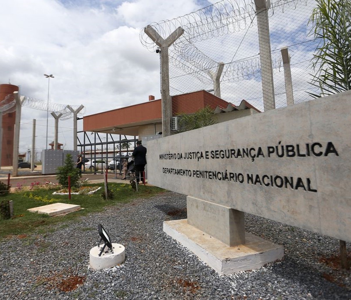 Ministério da Justiça autoriza retorno gradual de visitas presenciais a presos