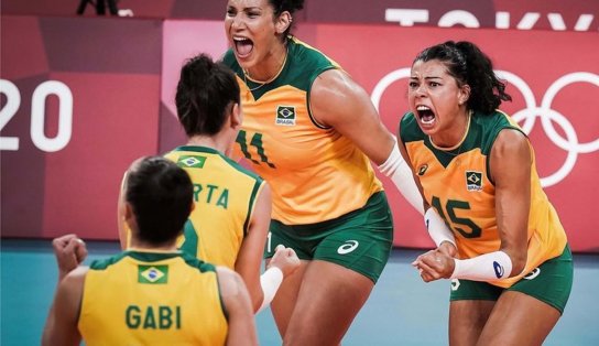 NA RAÇA! Brasil mostra força, vira sobre a Rússia e vai à semifinal no vôlei feminino