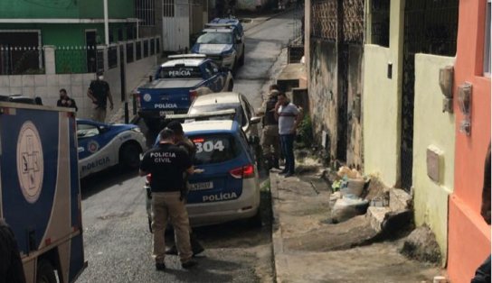 Bandidos invadem casa, matam casal e poupam quatro crianças em Salvador; madrugada tensa teve ainda "guerra de facções" 