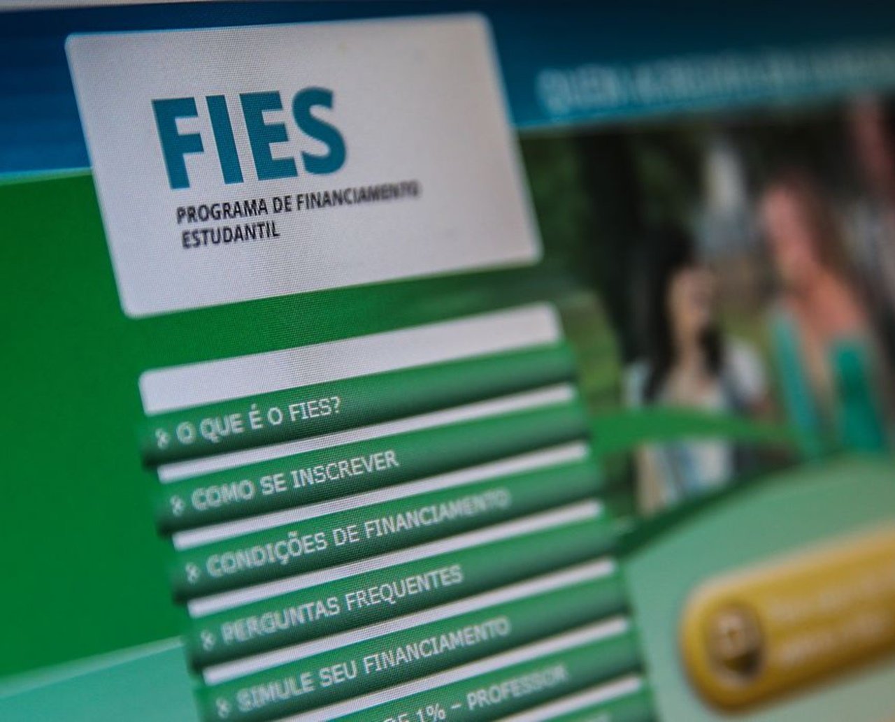 Pré-selecionados pelo Fies têm até esta sexta-feira para complementem a inscrição