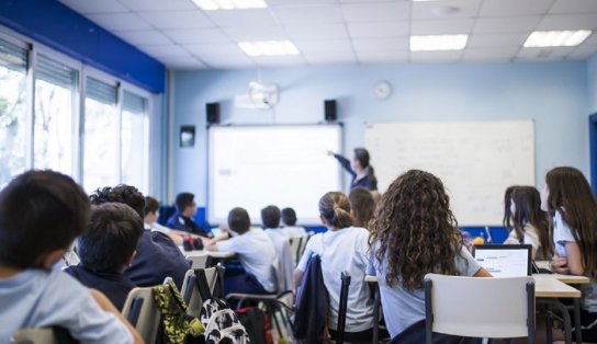 Vasconcelos comemora nomeação de professores da rede municipal