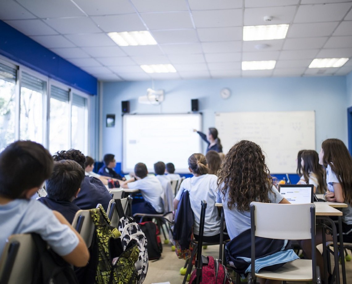 Vasconcelos comemora nomeação de professores da rede municipal