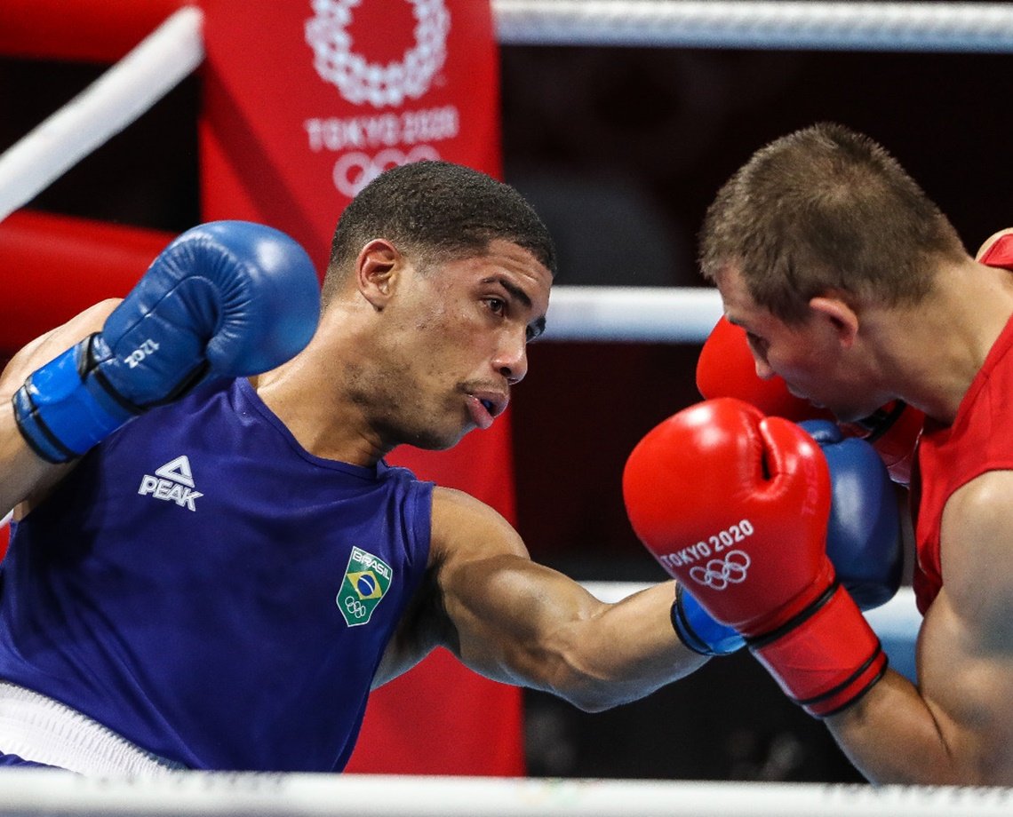 AQUI É SALVADOR! Hebert Conceição nocauteia ucraniano e leva o ouro no boxe dos jogos olímpicos de Tóquio